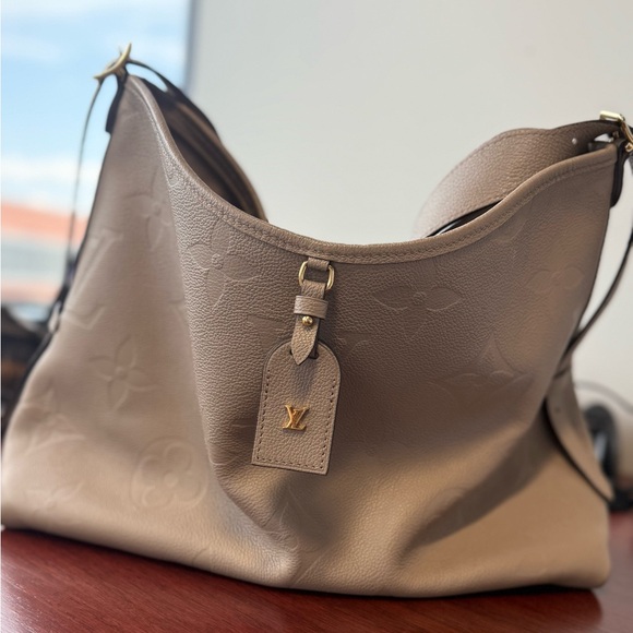 LV CarryAll MM bag in turtle dove - Picture 13 of 13
